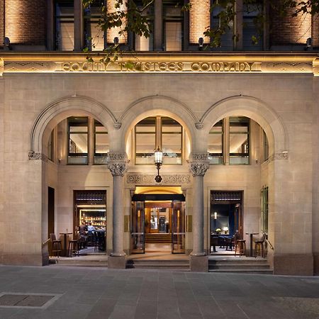 Hilton Melbourne Little Queen Street Extérieur photo The Connaught, London