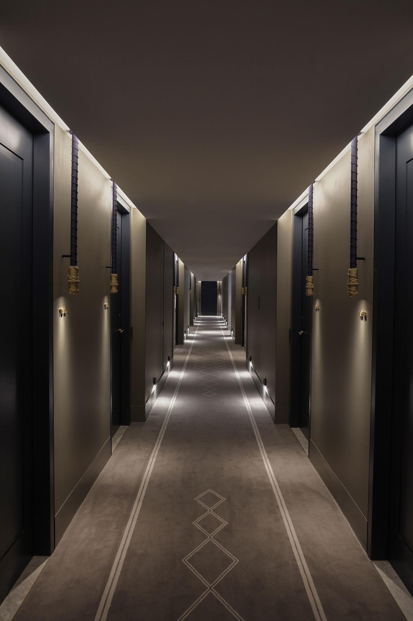 Hilton Melbourne Little Queen Street Extérieur photo A corridor at the hotel