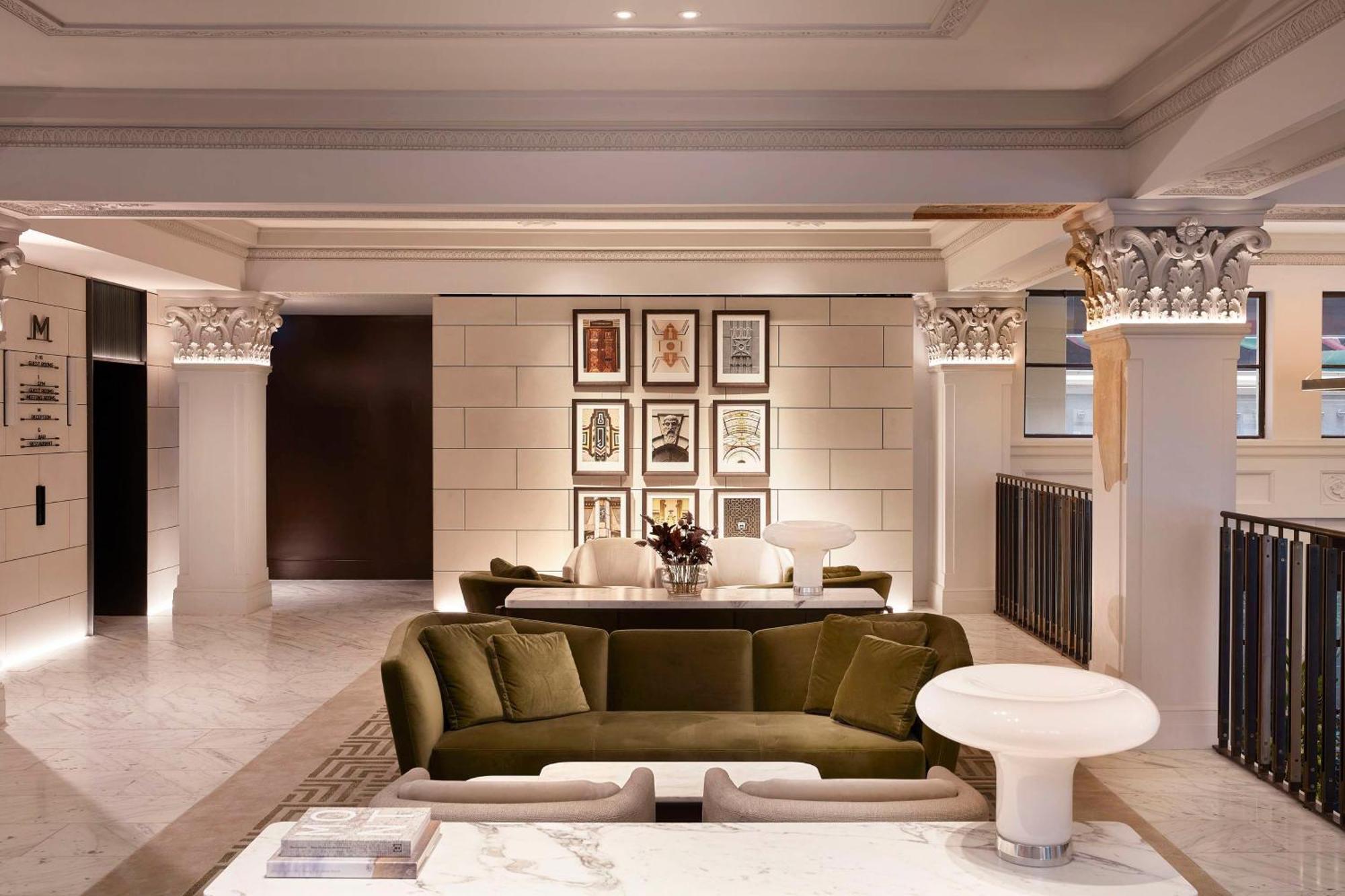 Hilton Melbourne Little Queen Street Extérieur photo The lobby of the hotel