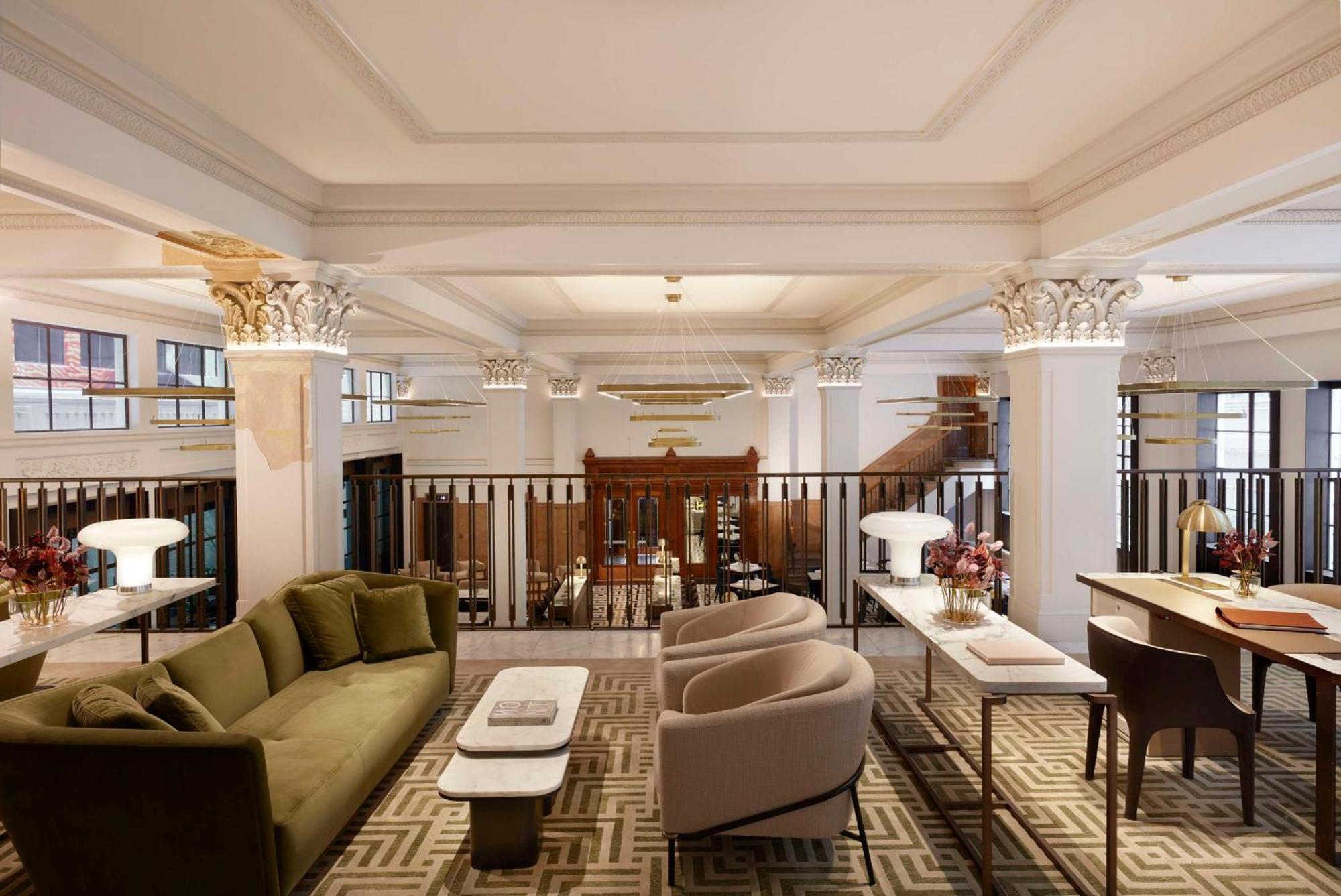 Hilton Melbourne Little Queen Street Extérieur photo The Library at The Ivy Collection