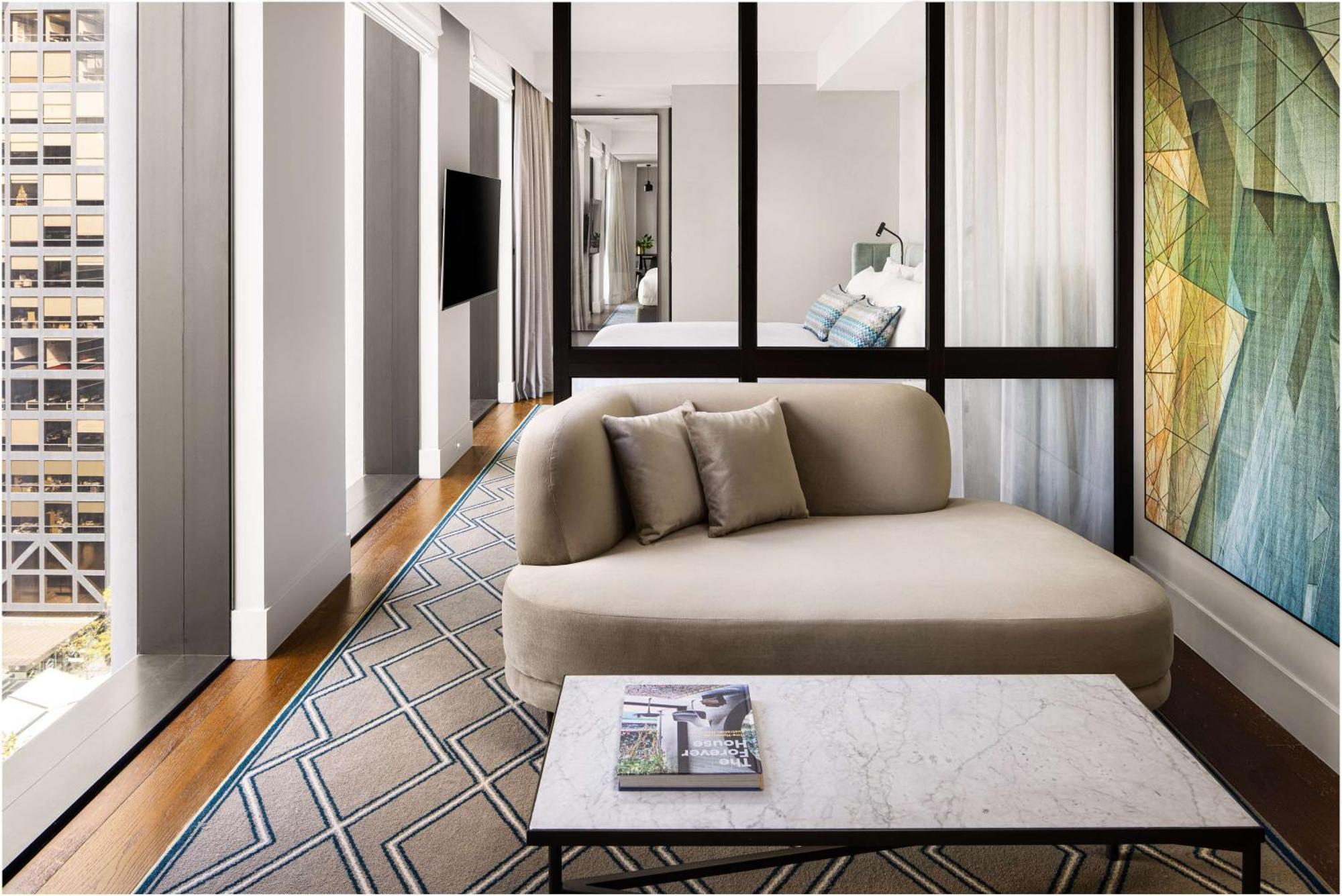 Hilton Melbourne Little Queen Street Extérieur photo A suite at the hotel