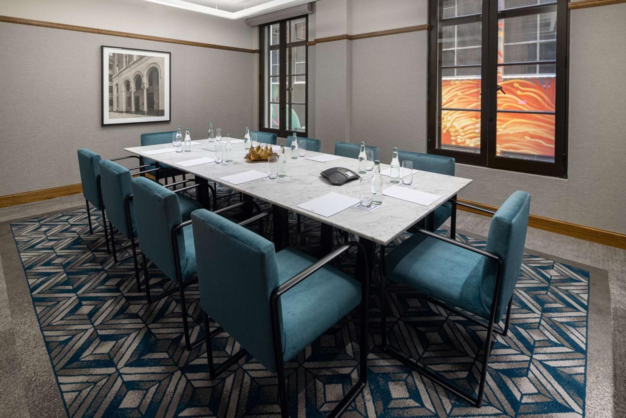 Hilton Melbourne Little Queen Street Extérieur photo A boardroom at a hotel