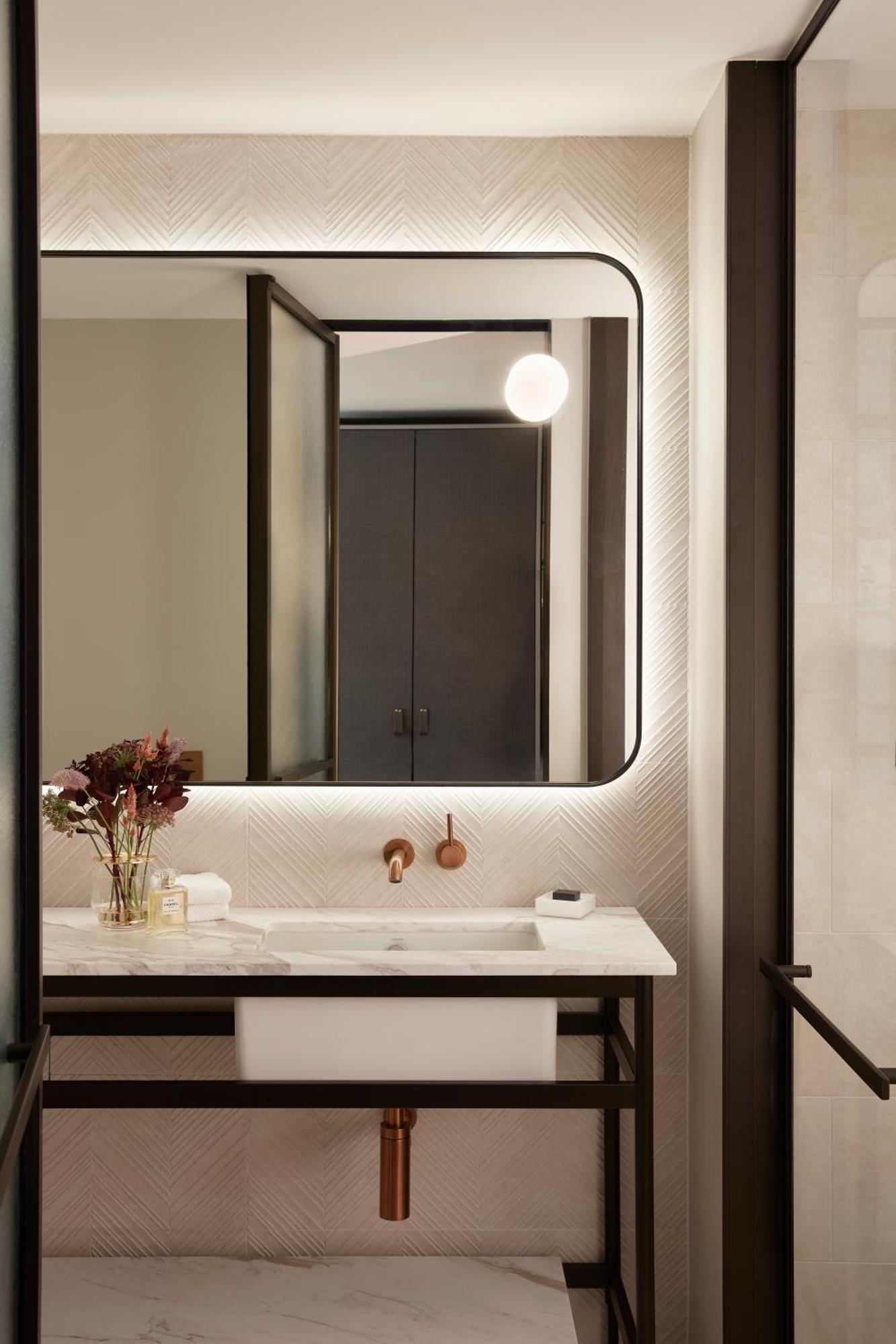 Hilton Melbourne Little Queen Street Extérieur photo Bathroom