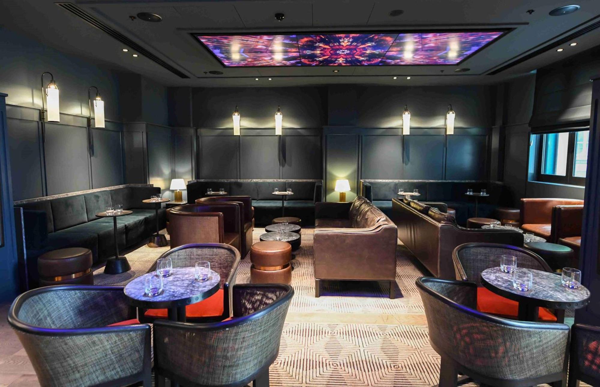 Hilton Melbourne Little Queen Street Extérieur photo The interior of the lounge