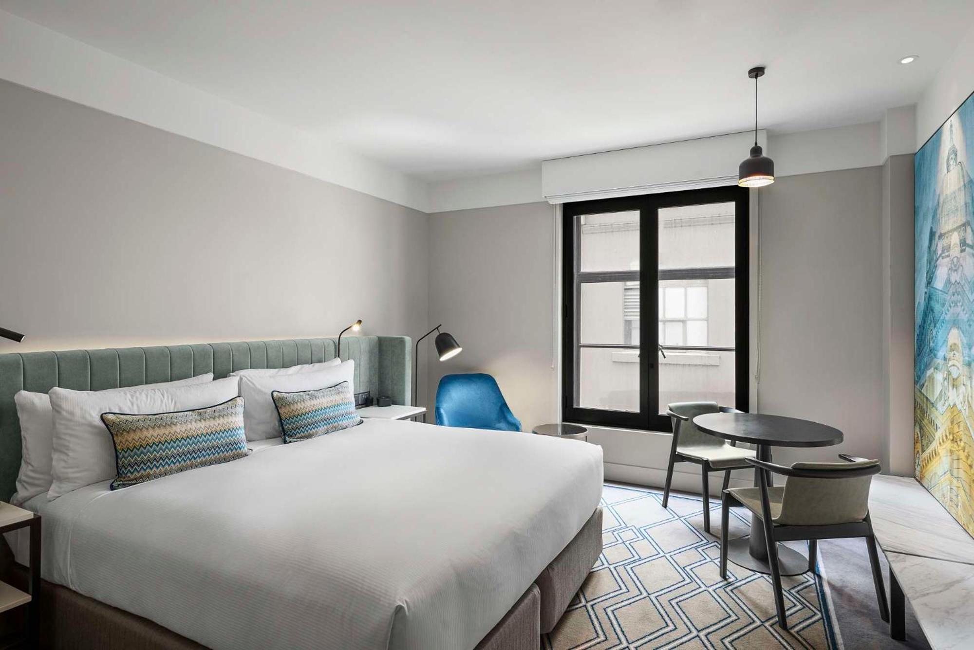Hilton Melbourne Little Queen Street Extérieur photo A room at the hotel